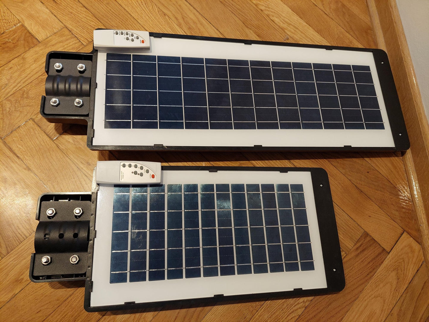 Solarni LED Reflektor Dvorisna Lampa za stub - Solarni LED Reflektor Dvorisna Lampa za stub