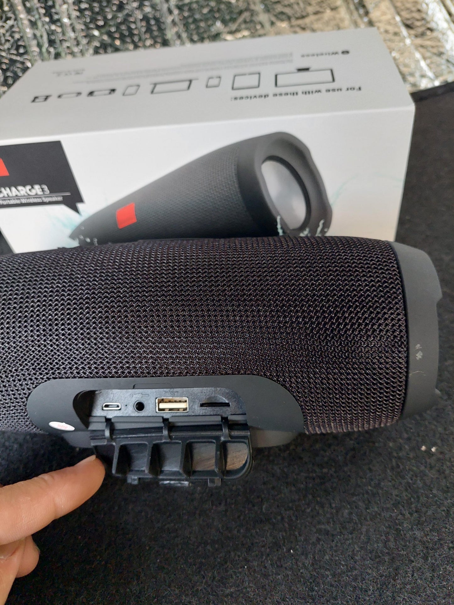 JBL Charge 3 Prenosivi bluetooth zvucnik blutut - JBL Charge 3 Prenosivi bluetooth zvucnik blutut