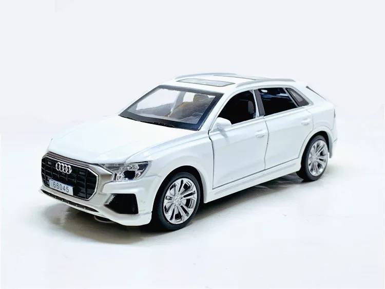 Beli Audi Q8 metalni die cast 1/24