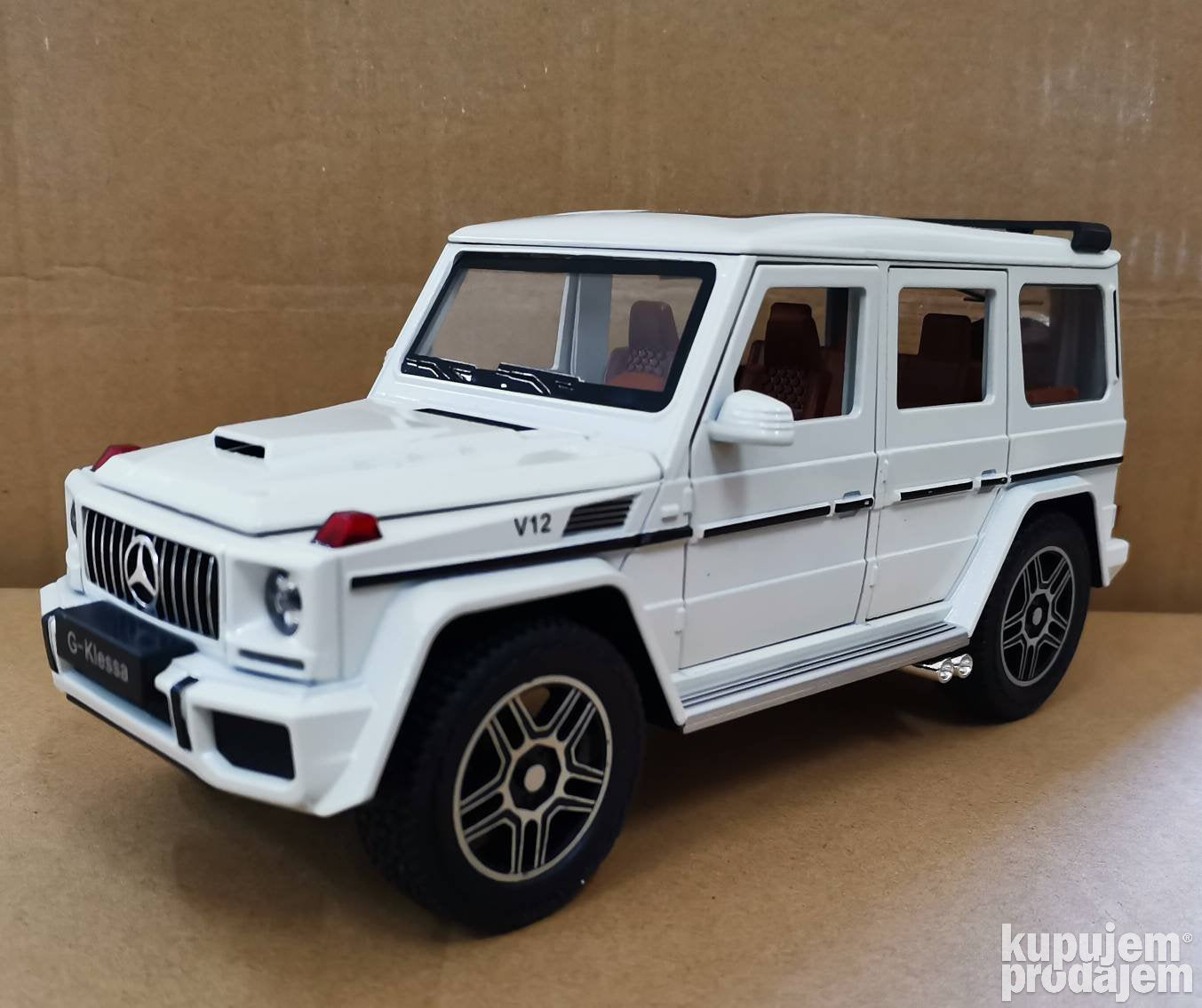 Beli G63 (G Klase) Mercedes Benz Die cast 1/24 - Beli G63 (G Klase) Mercedes Benz Die cast 1/24