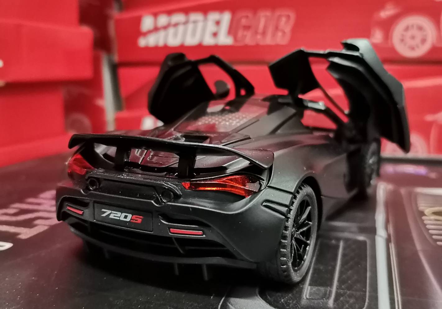 Crni Mclaren 720S DieCast 1 /32 - Crni Mclaren 720S DieCast 1 /32