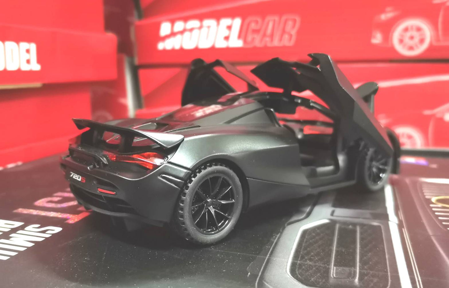 Crni Mclaren 720S DieCast 1 /32 - Crni Mclaren 720S DieCast 1 /32