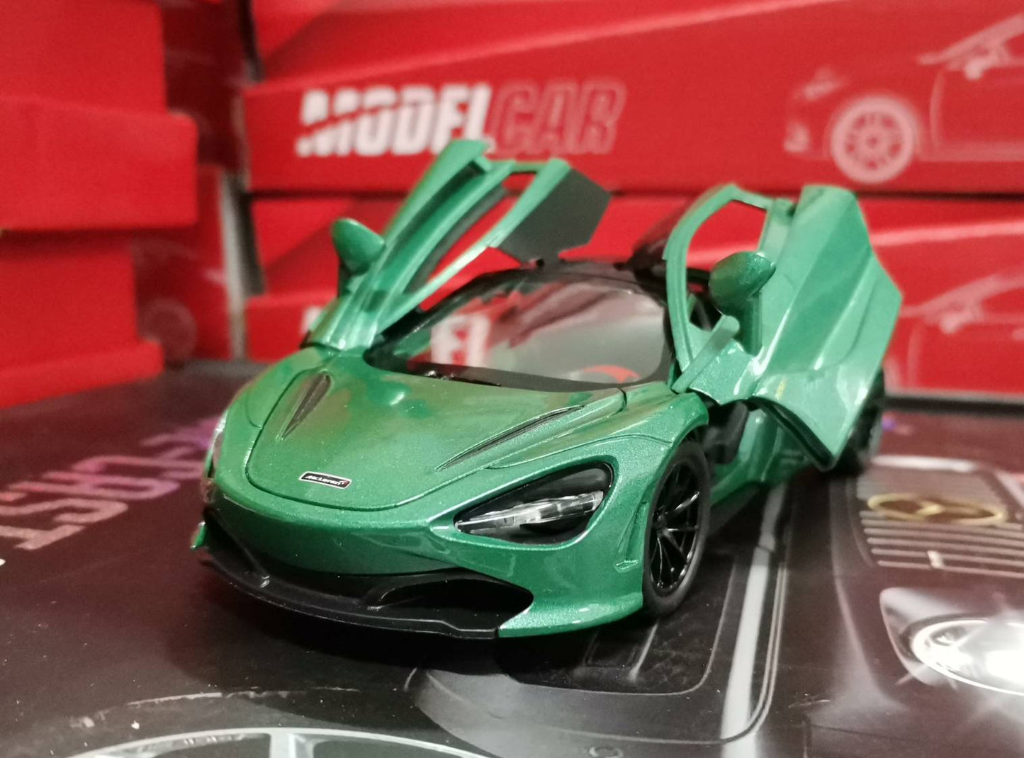 Zeleni 720S Mclaren DieCast 1/32 - Zeleni 720S Mclaren DieCast 1/32