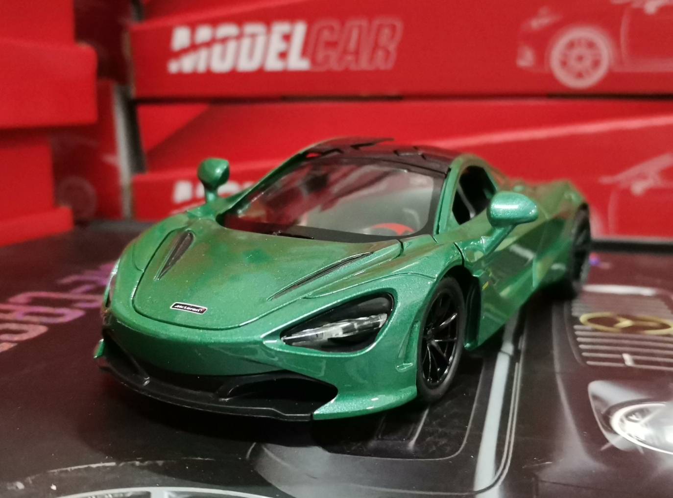 Zeleni 720S Mclaren DieCast 1/32 - Zeleni 720S Mclaren DieCast 1/32