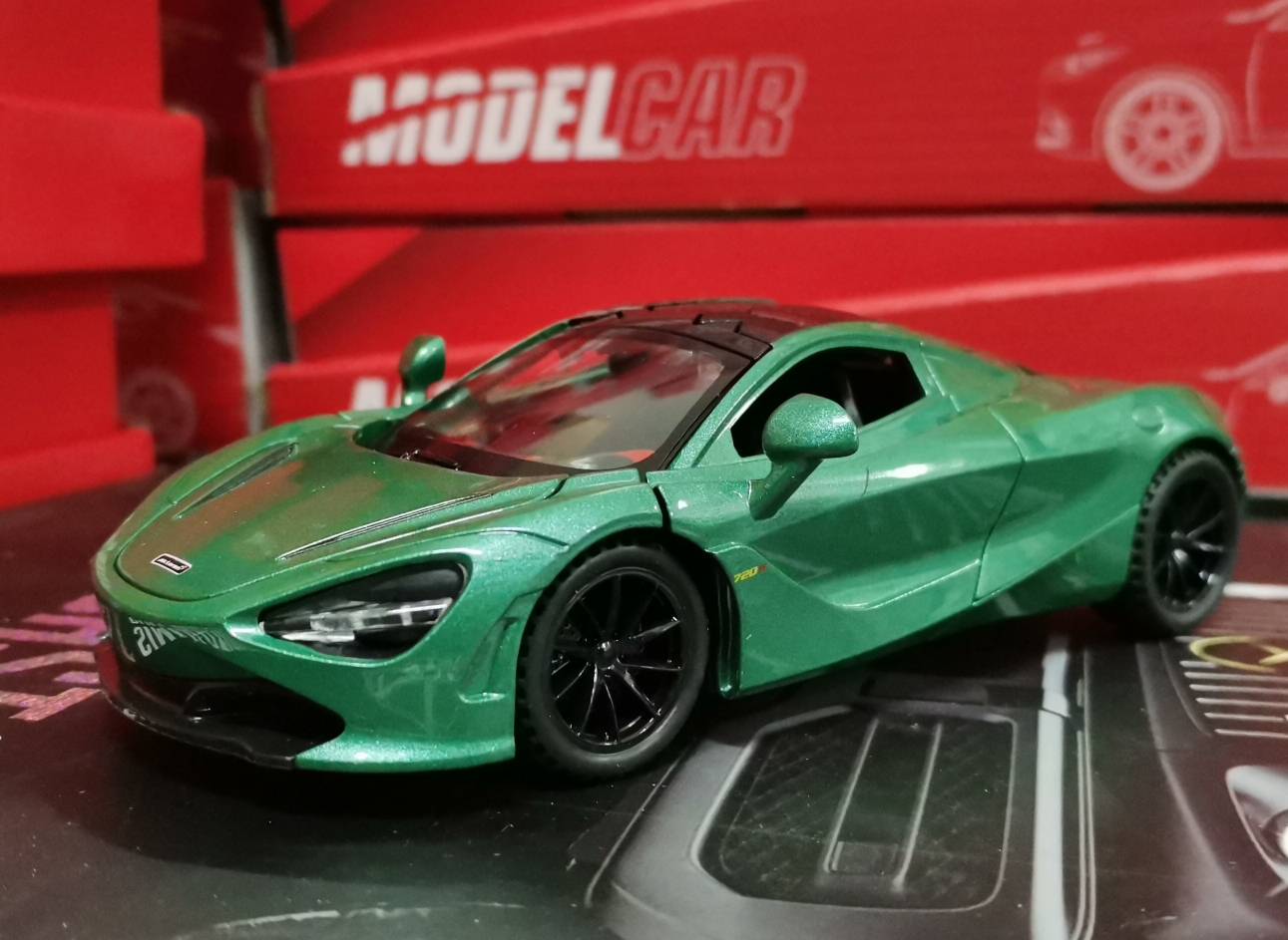 Zeleni 720S Mclaren DieCast 1/32 - Zeleni 720S Mclaren DieCast 1/32