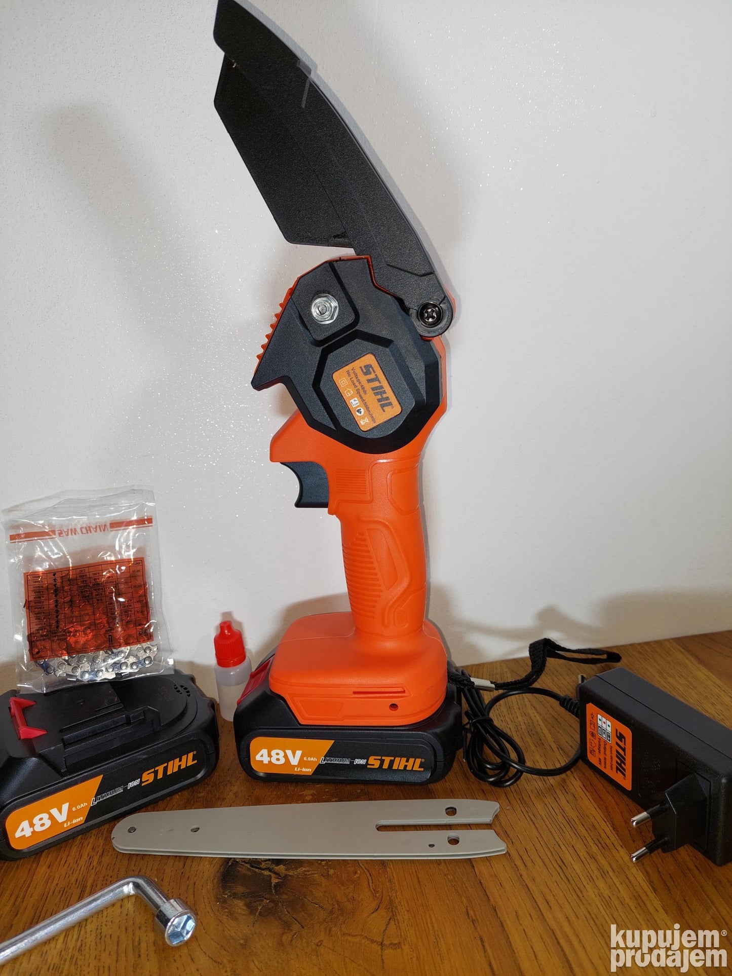 Stihl replika Aku motorna testera lancana 2 baterije 48 V