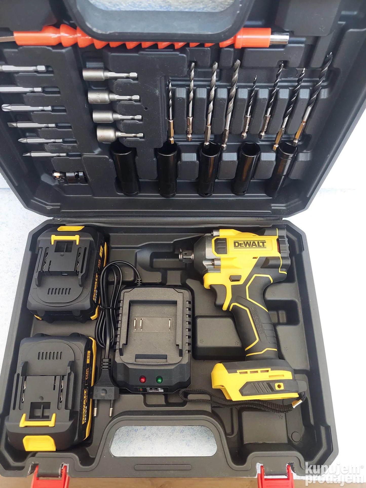 Dewalt udarni Aku odvijac / srafilica / busilica 128V - Dewalt udarni Aku odvijac / srafilica / busilica 128V