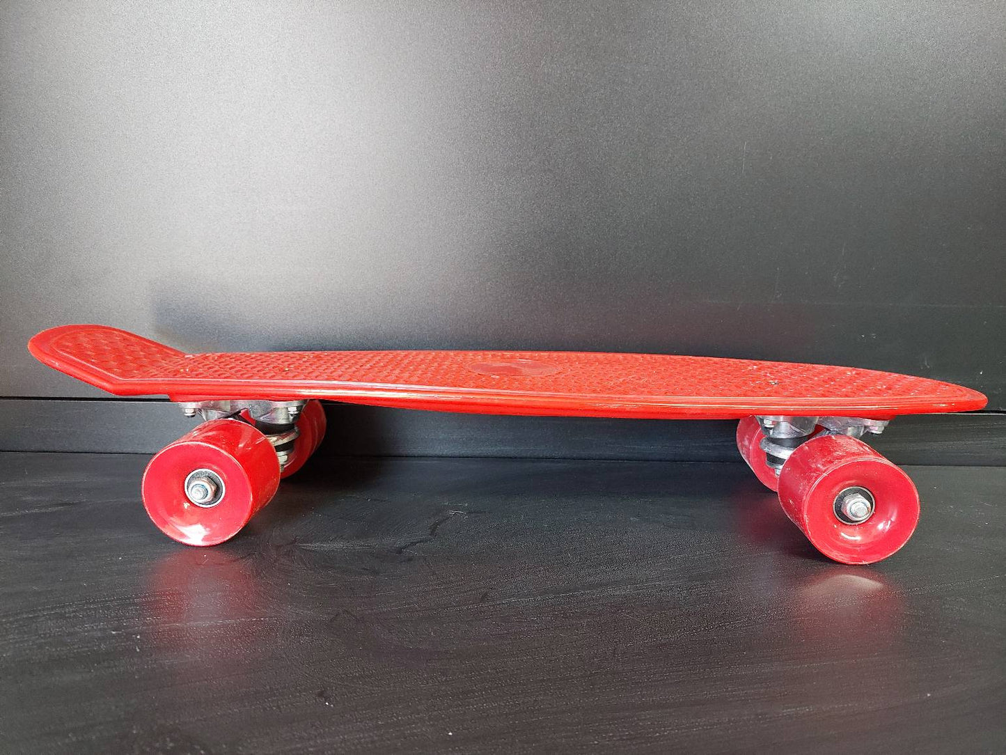 Crveni Skejtbord(pennyboard) - Crveni Skejtbord(pennyboard)