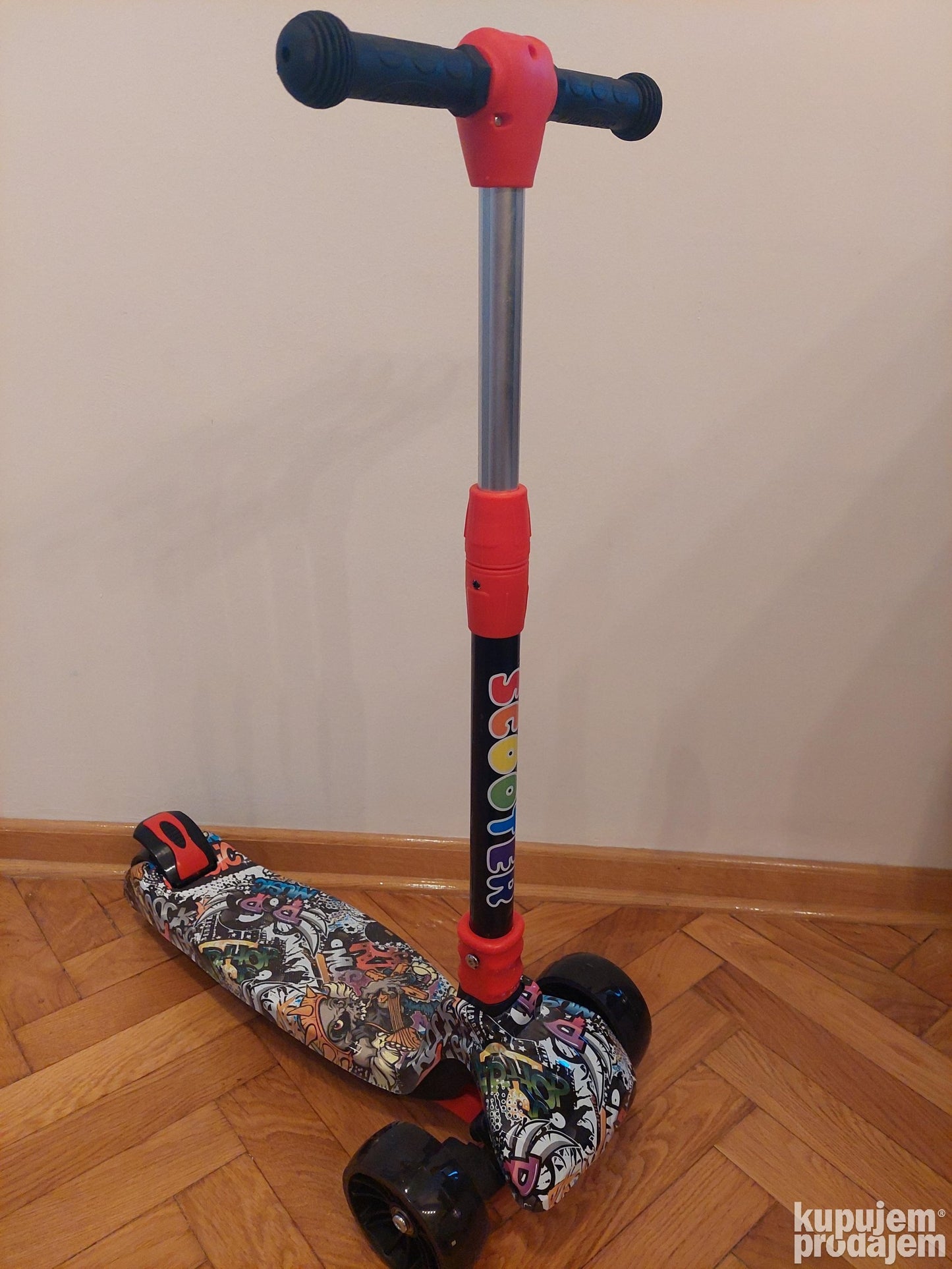 Trotinet Scooter za decu sa svetlecim tockovima i muzikom - Trotinet Scooter za decu sa svetlecim tockovima i muzikom