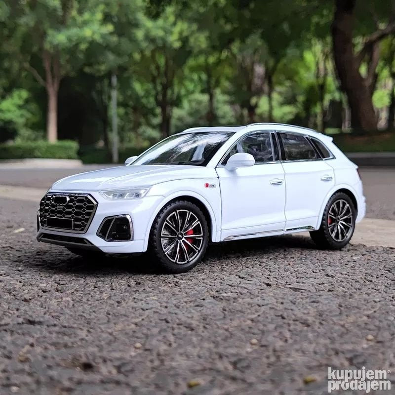 Audi Q5 Sline Diecast 1/24 Bela - Audi Q5 Sline Diecast 1/24 Bela