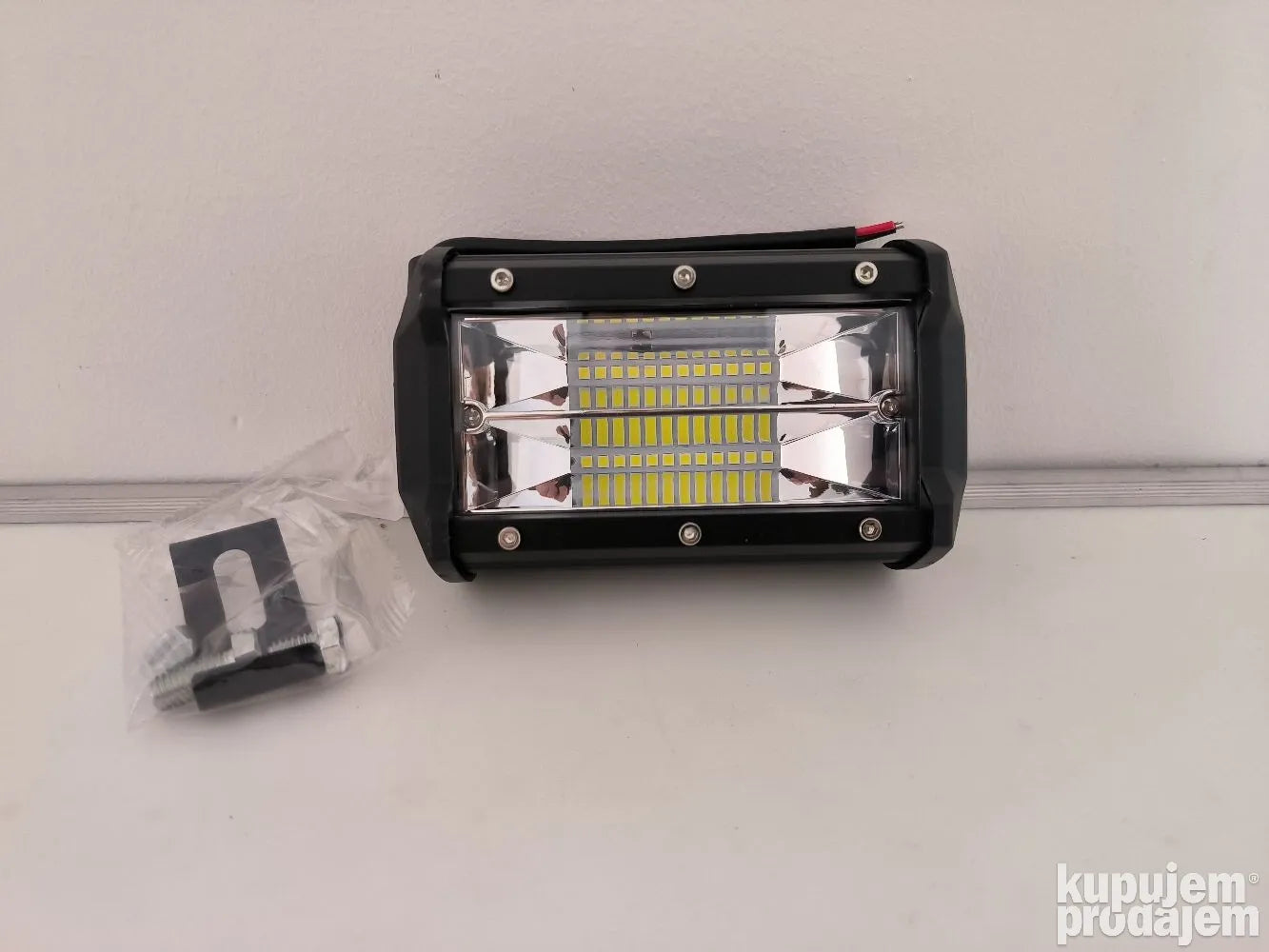 LED radni far 72W za traktor kombajn auto QW