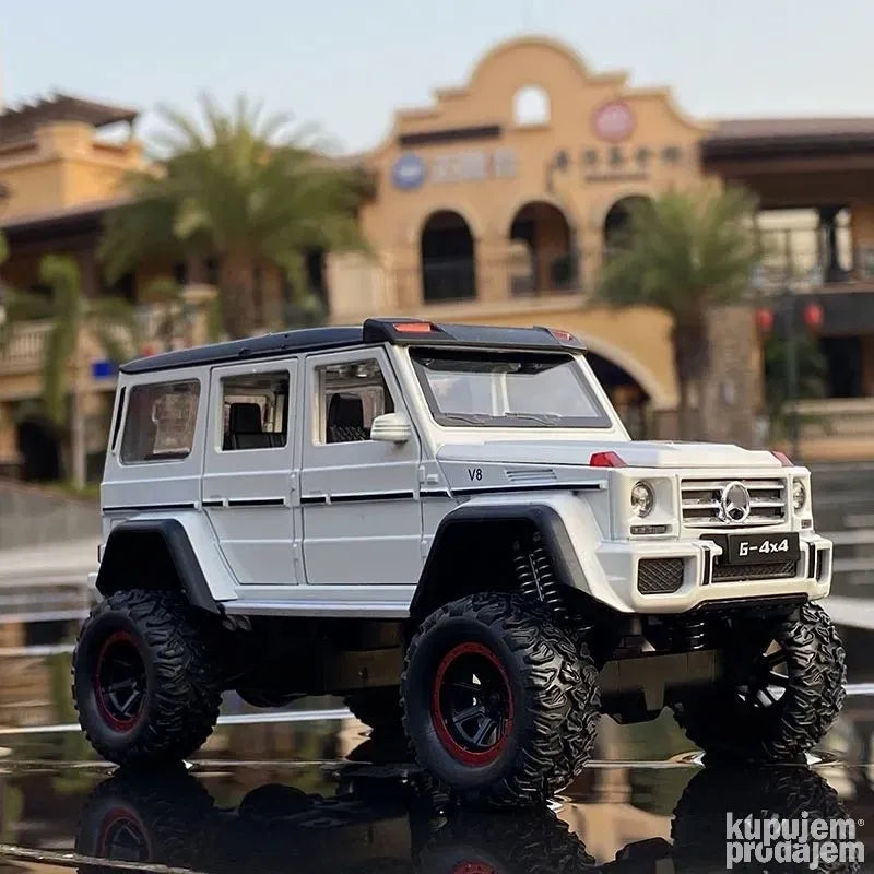 Mercedes Benz G500 Beli metalni 1/32