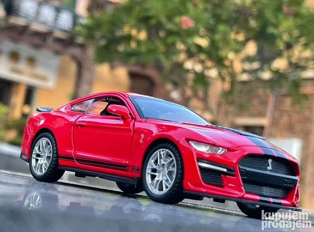 Ford mustang Shelby 1:32 crveni metalni auto