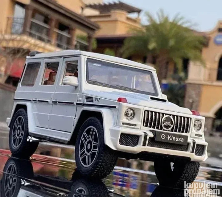 Mercedes Benz G63 V12 1:24 beli metalni auto